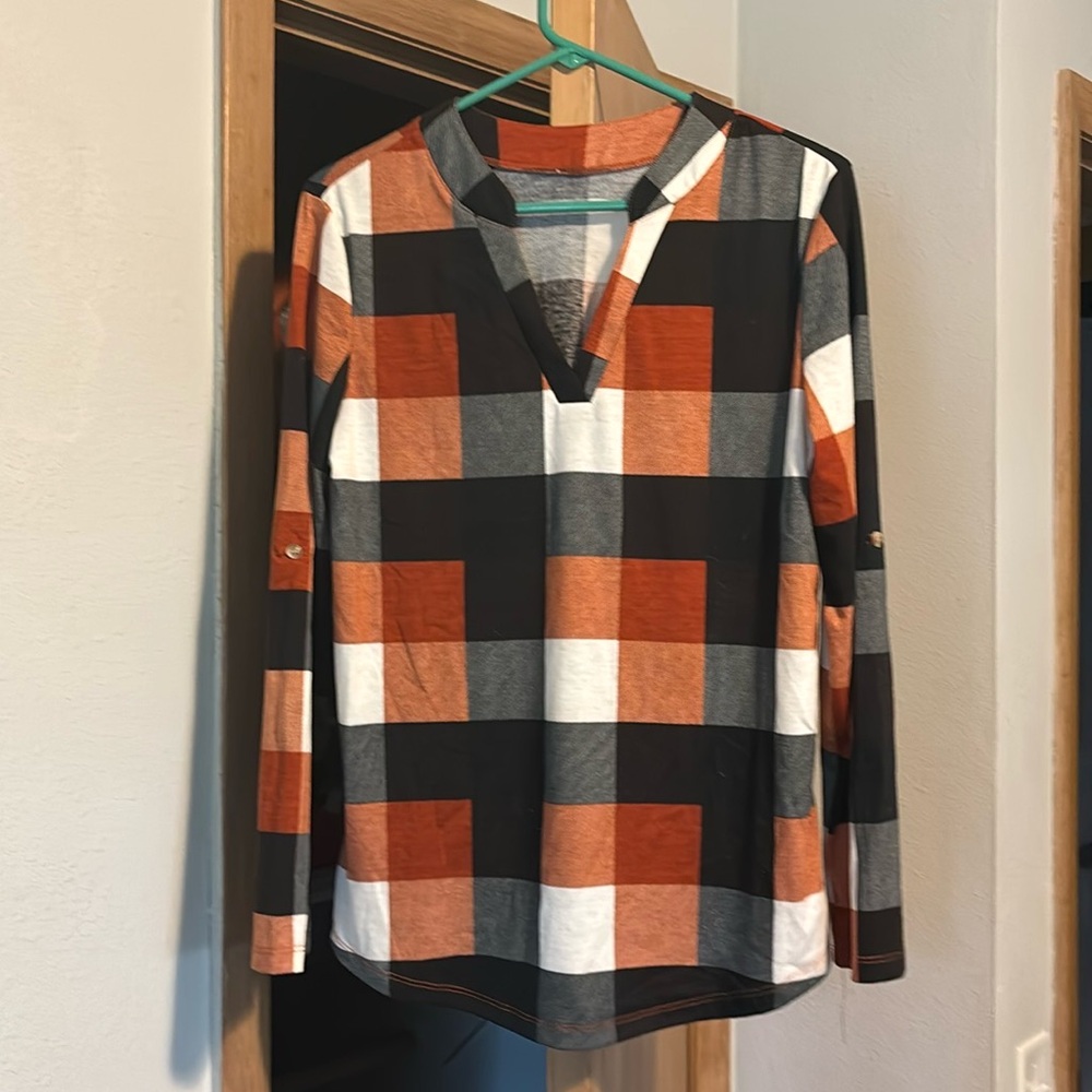 Colorful pullover lightweight top!